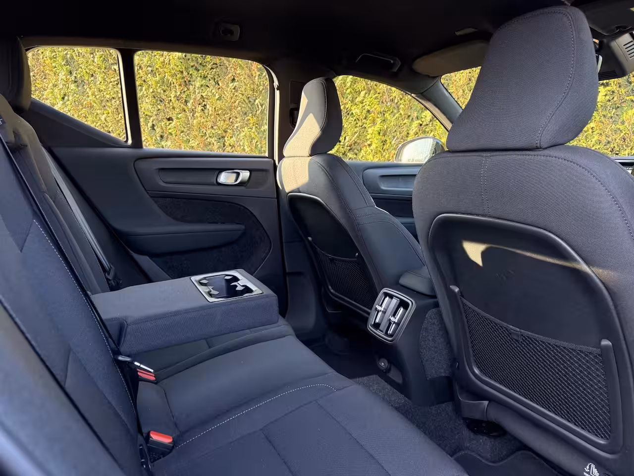 Volvo EX40 Single Motor Extended Range Plus 82 kWh | Trekhaak | H&K Audio |