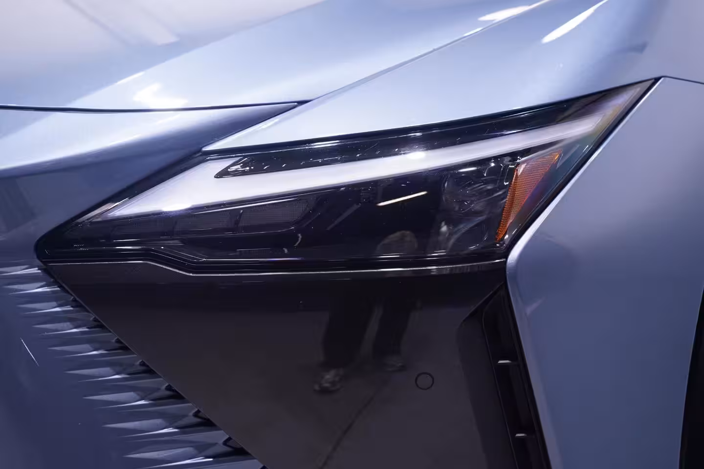Lexus RZ 300e President Line 71 kWh 99% SOH NAP 1e Eig. Head-up 360 Camera Memory stoelen Stoel-/ s