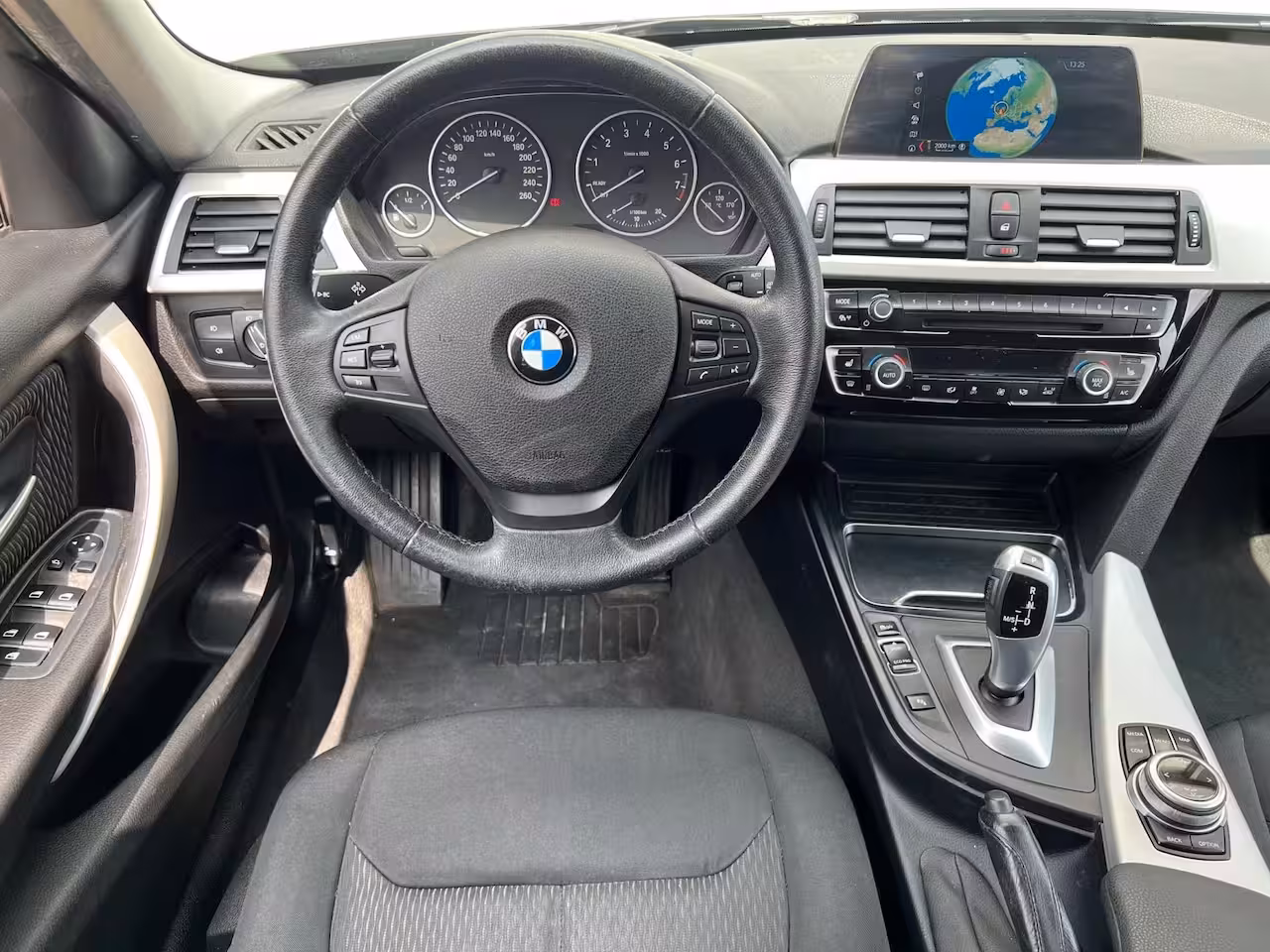 BMW 3-serie Touring 318i High Ex. Automaat / Led / Navi / Dealer onderhouden