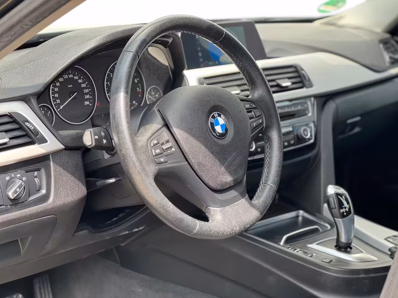 BMW 3-serie Touring 318i High Ex. Automaat / Led / Navi / Dealer onderhouden