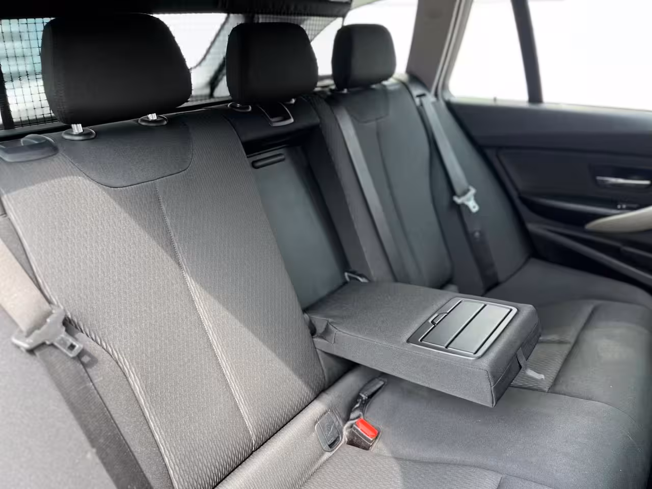 BMW 3-serie Touring 318i High Ex. Automaat / Led / Navi / Dealer onderhouden