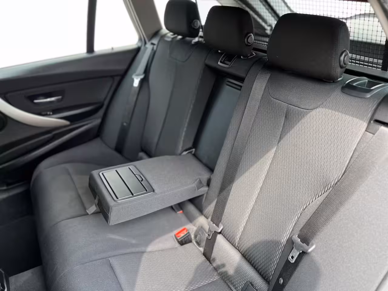 BMW 3-serie Touring 318i High Ex. Automaat / Led / Navi / Dealer onderhouden