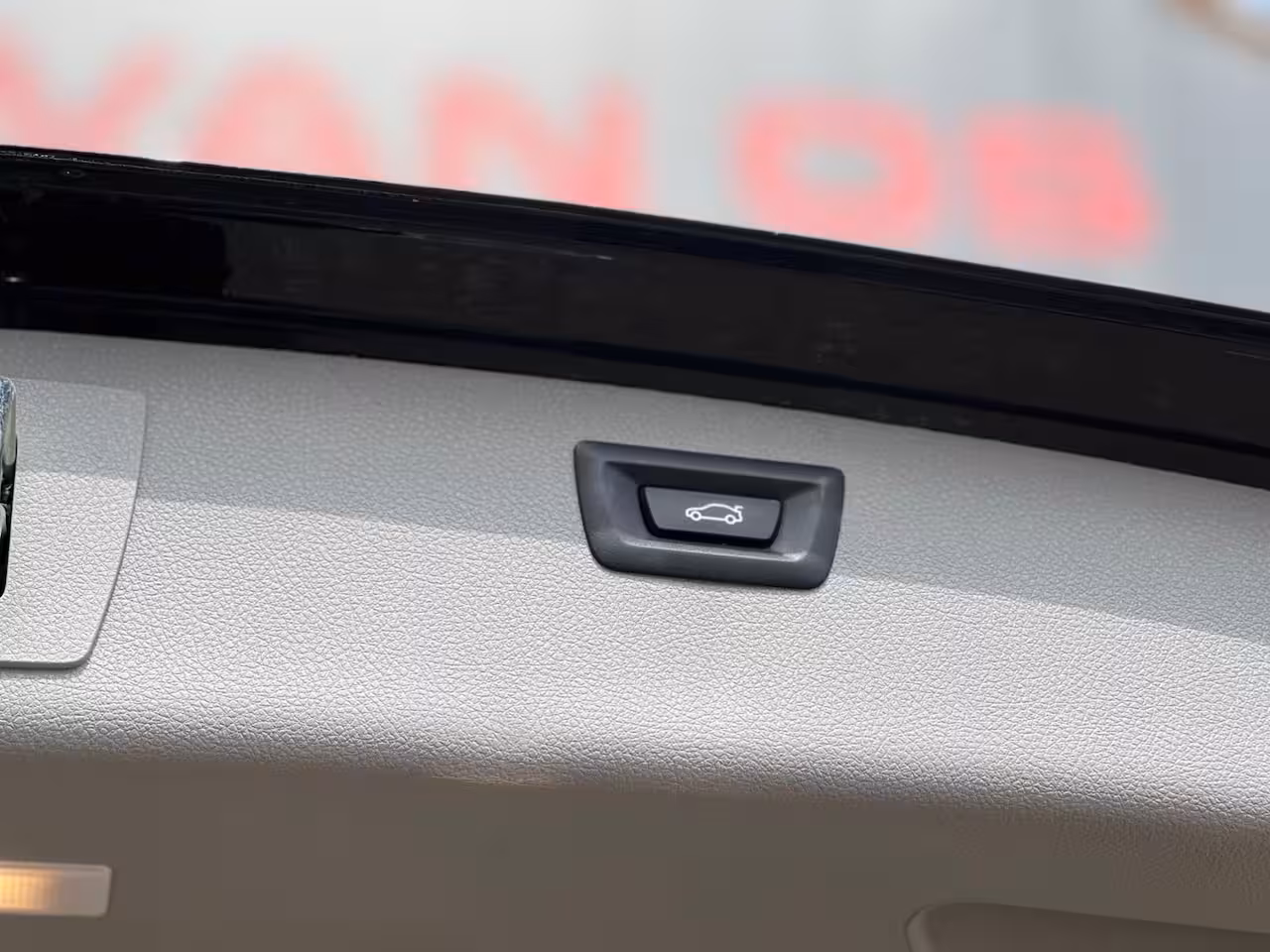 BMW 3-serie Touring 318i High Ex. Automaat / Led / Navi / Dealer onderhouden