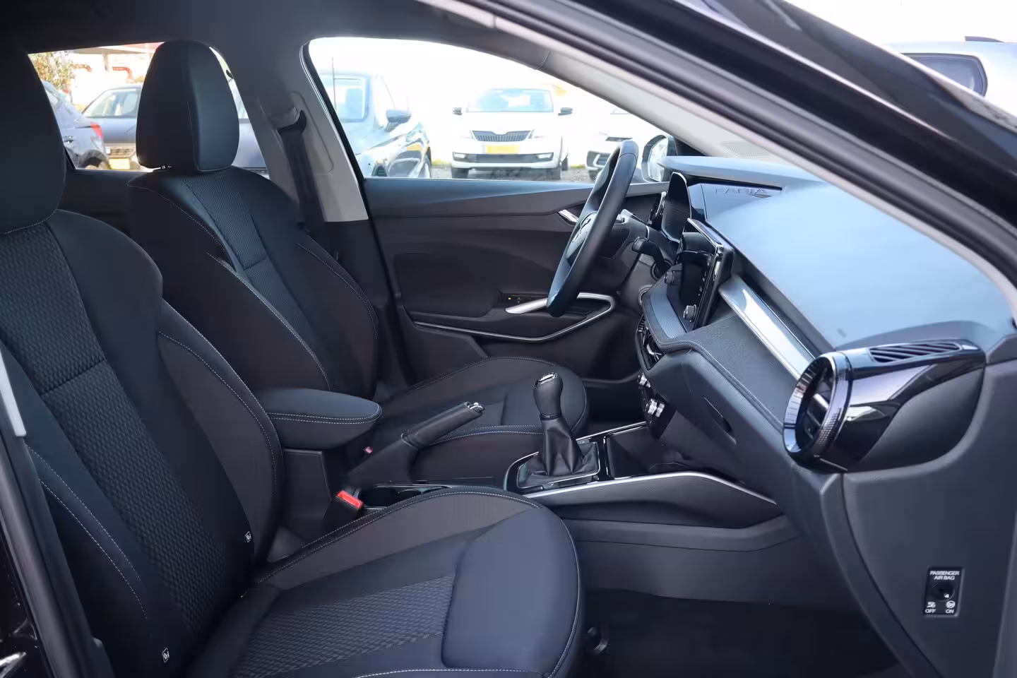 Skoda Fabia 1.0 TSI Business Edition | Chromen raamlijsten | Cruise control met speedlimiter | KESSY (