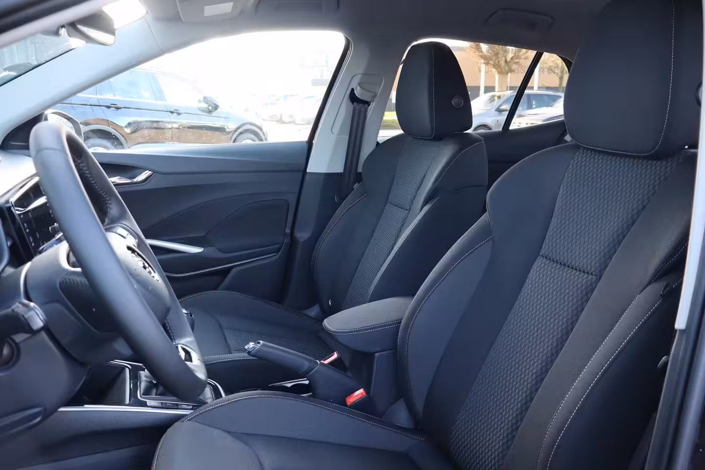 Skoda Fabia 1.0 TSI Business Edition | Chromen raamlijsten | Cruise control met speedlimiter | KESSY (
