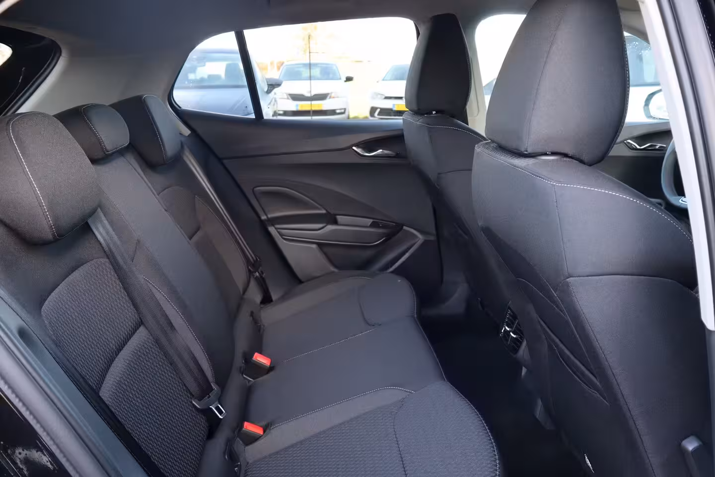 Skoda Fabia 1.0 TSI Business Edition | Chromen raamlijsten | Cruise control met speedlimiter | KESSY (