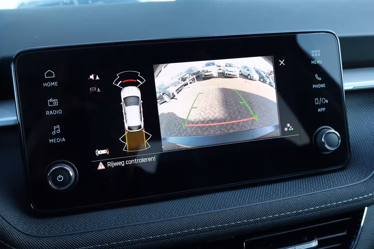 Skoda Fabia 1.0 TSI Business Edition | Chromen raamlijsten | Cruise control met speedlimiter | KESSY (