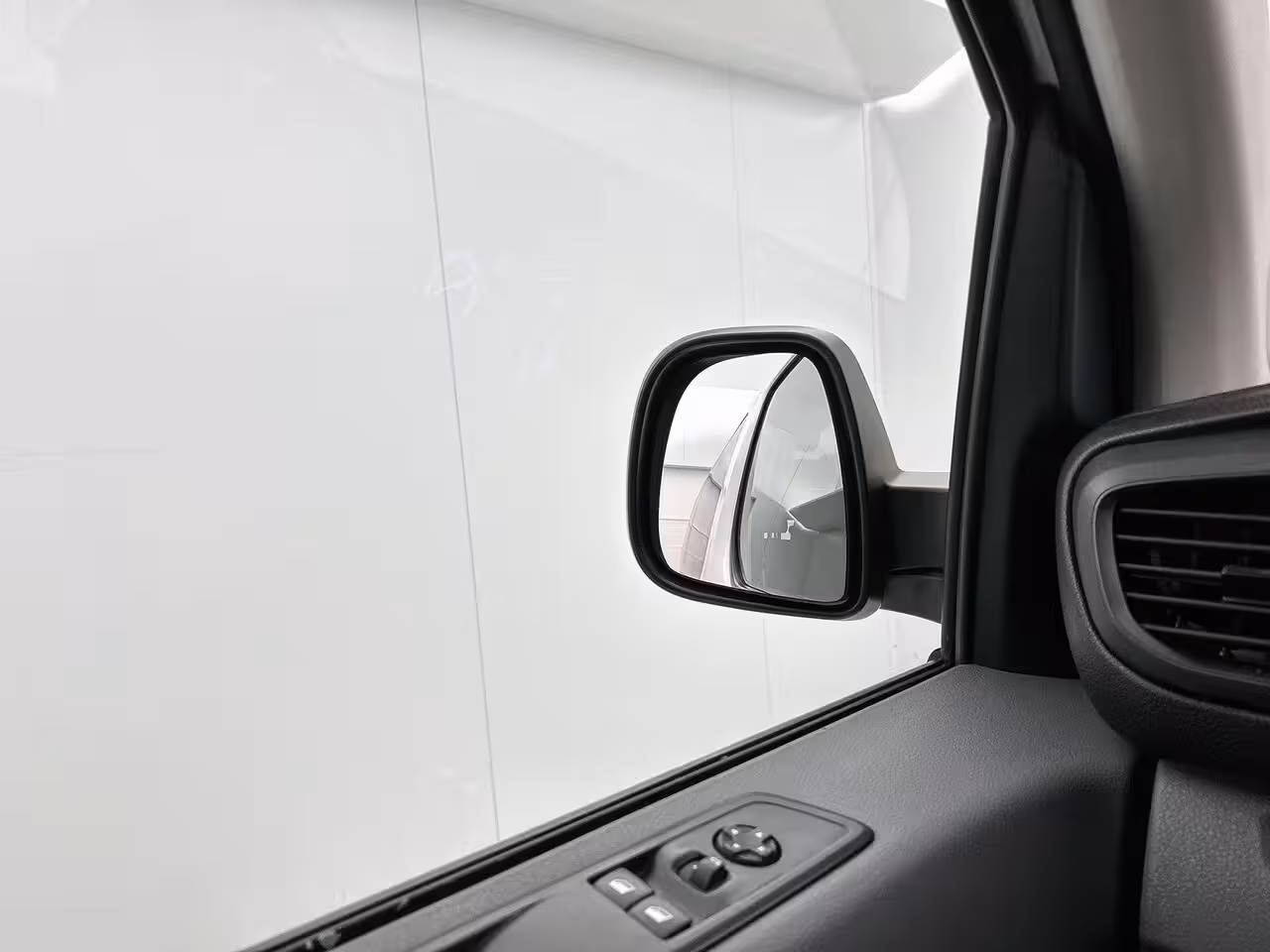 Opel Vivaro-e Combi L2H1 75 kWh