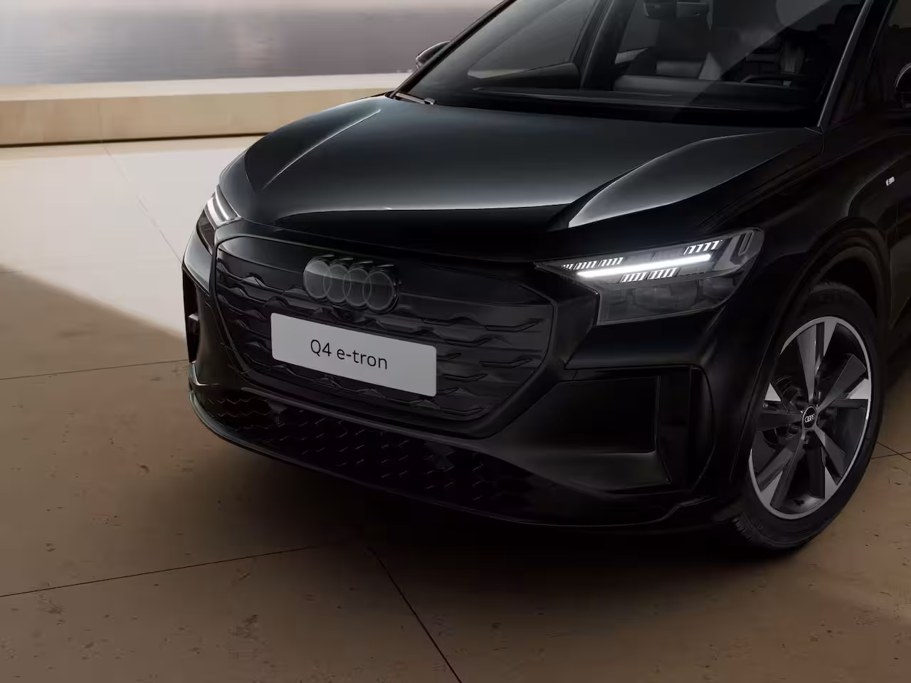 Audi Q4 e-tron S edition 286pk performance 82 kWh | Velgen 20'' | Trekhaak Uitklapbaar