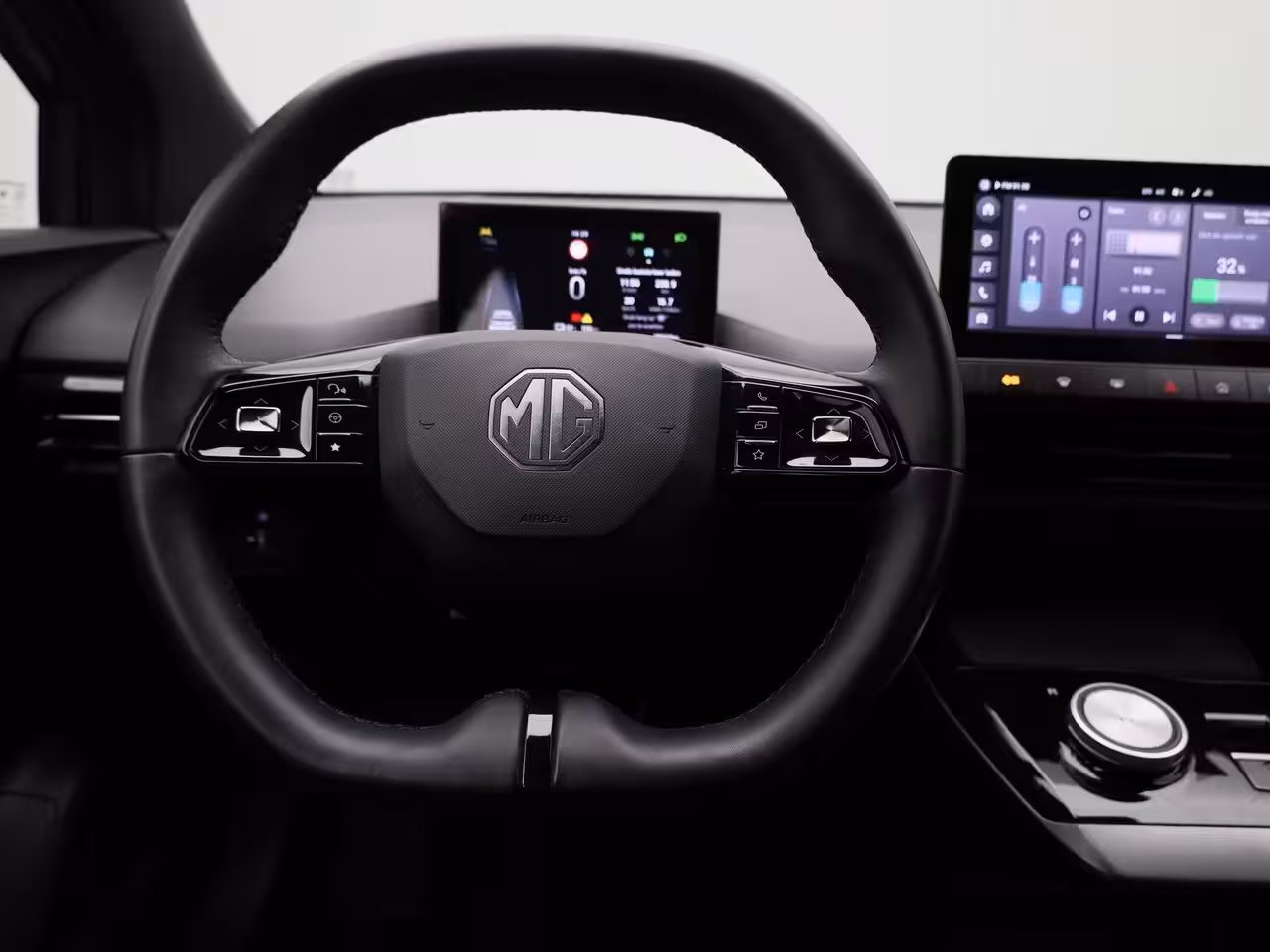 MG MG4 Comfort 64 kWh | Navigatie | Climate Control | Apple Carplay / Android Auto | Parkeer sens