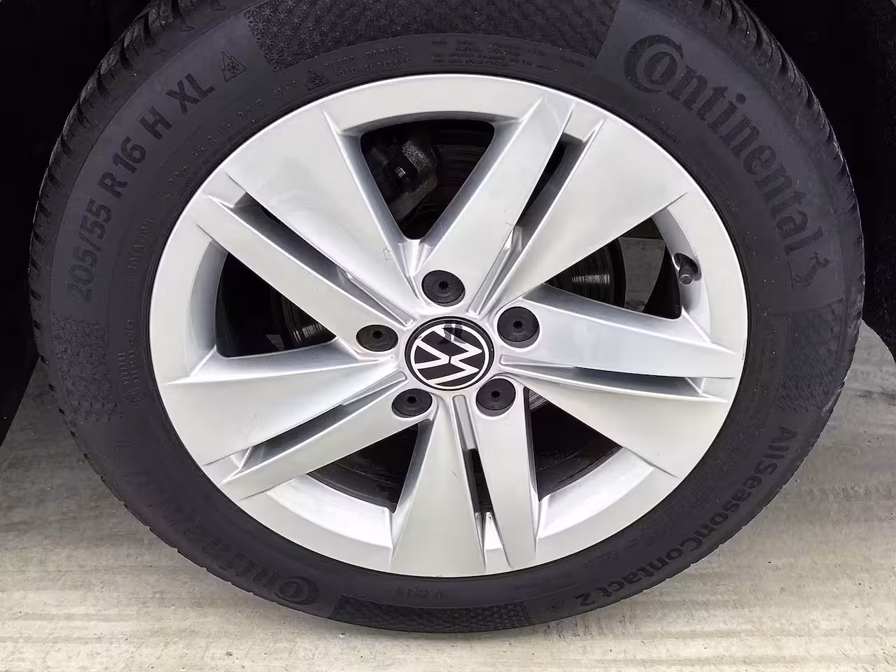 Volkswagen Golf Variant 1.5 eTSI Life Business 131 PK| Trekhaak | Parkeersensoren | Apple Carplay | Lichtmetalen V