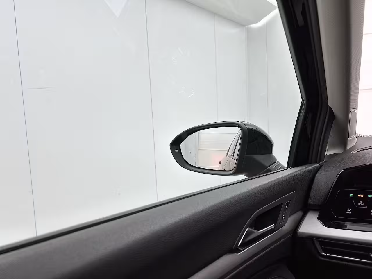 Volkswagen Golf Variant 1.5 eTSI Life Business 131 PK| Trekhaak | Parkeersensoren | Apple Carplay | Lichtmetalen V