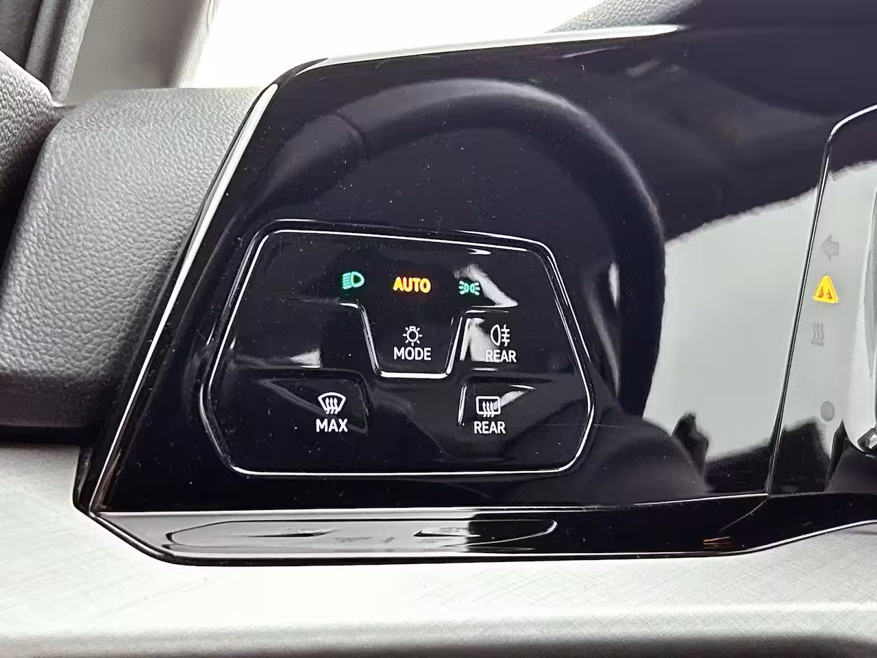 Volkswagen Golf Variant 1.5 eTSI Life Business 131 PK| Trekhaak | Parkeersensoren | Apple Carplay | Lichtmetalen V