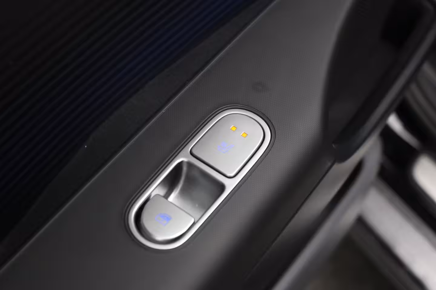 Hyundai IONIQ 6 Connect 53 kWh | 18-inch lichtmetalen velgen | Abyss Black Pearl | Achterstoelen verwarmd