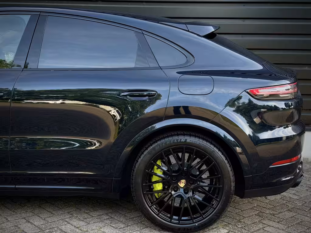 Porsche Cayenne Coupé 4.0 TURBO S E-Hybrid PANO|CERAMIC|CHRONO|BURM3D|MASSAGE