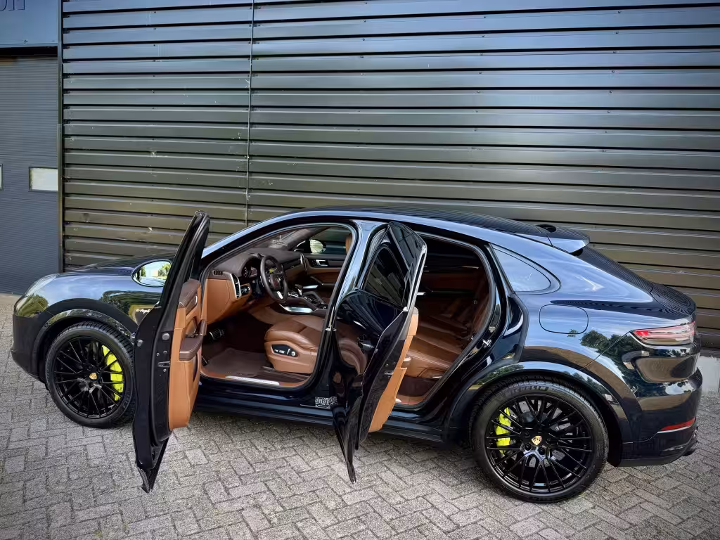 Porsche Cayenne Coupé 4.0 TURBO S E-Hybrid PANO|CERAMIC|CHRONO|BURM3D|MASSAGE
