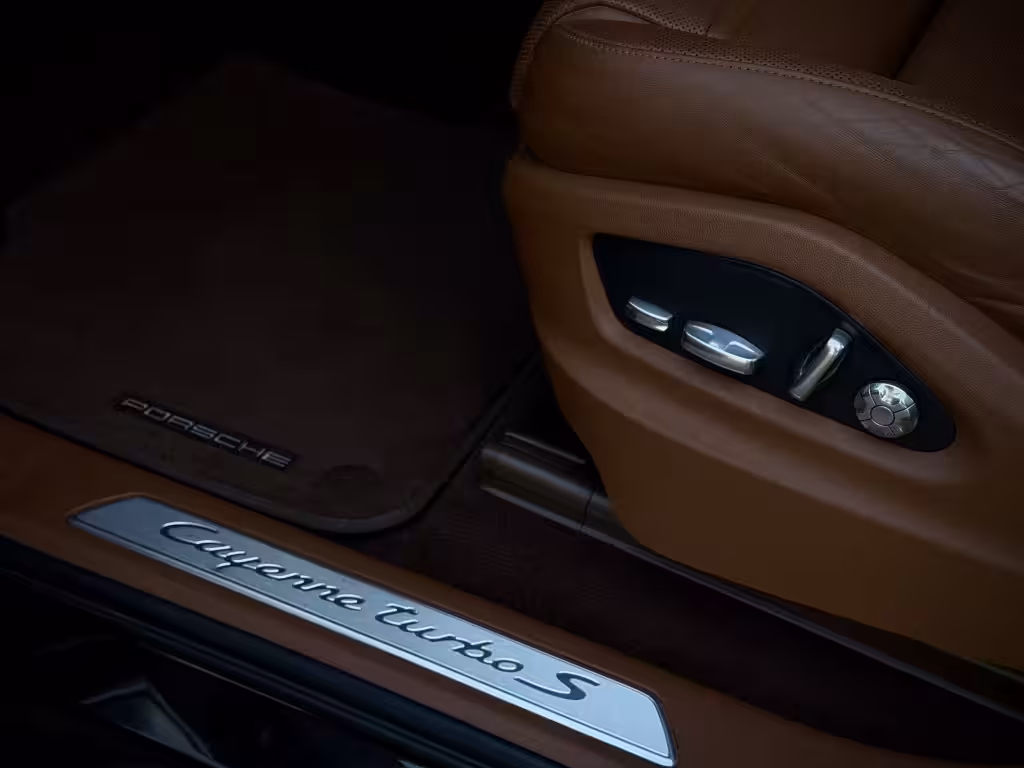 Porsche Cayenne Coupé 4.0 TURBO S E-Hybrid PANO|CERAMIC|CHRONO|BURM3D|MASSAGE