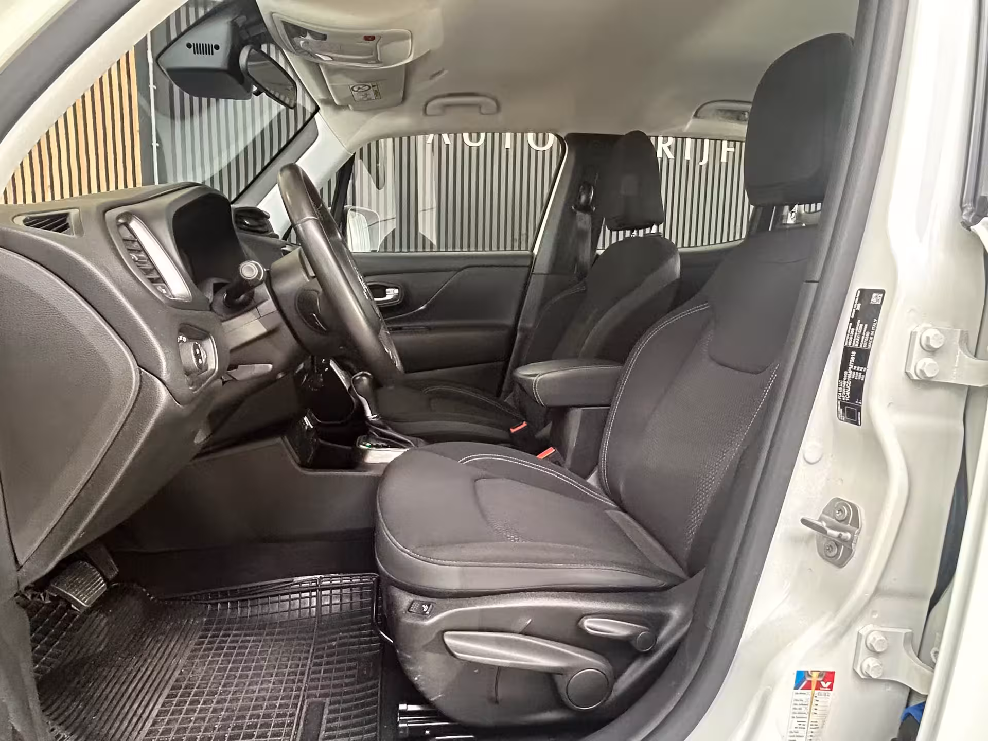 Jeep Renegade 1.3T DDCT Limited