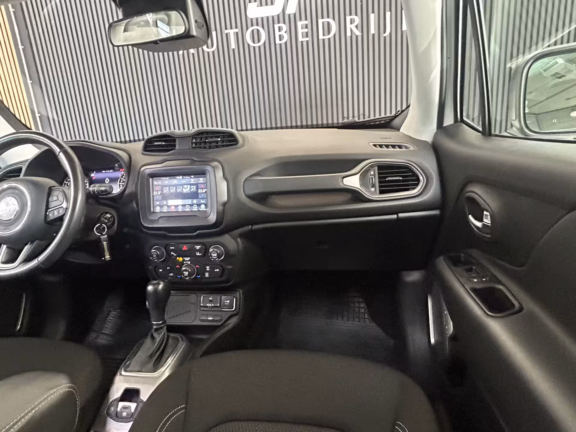 Jeep Renegade 1.3T DDCT Limited