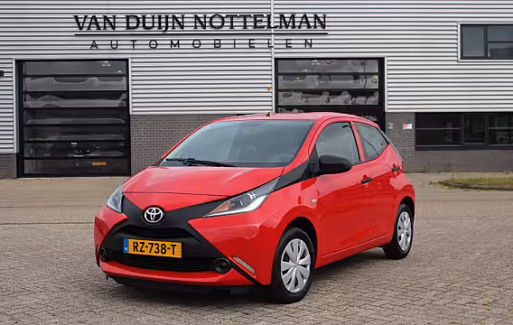 Toyota Aygo 1.0 VVT-i x / Zuinig / Bluetooth / 1ste eigenaar / N.A.P