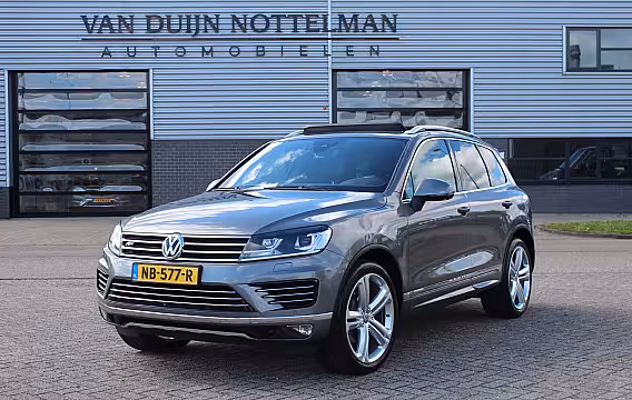 Volkswagen Touareg 3.0 TDI R-line / Panoramadak / Keyless / N.A.P