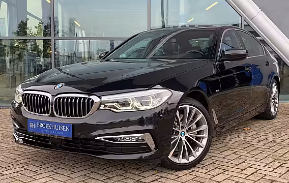 BMW 5-serie 530i High Executive 252pk Panoramadak / Elektr Trekhaak / HUD / 360 Camera