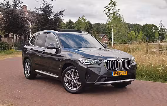 BMW X3 xDrive30e Business Edition Plus | Panoramadak | Head-Up Display | Camera | Sfeerverlichtin