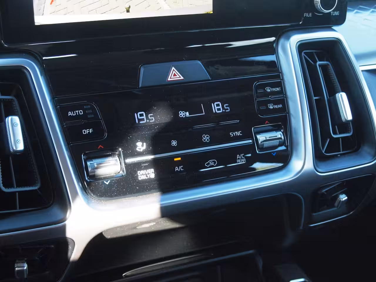 Kia Sorento 1.6 T-GDI Plug-in Hybrid 4WD DynamicLine 7p. | Camera | Trekhaak | Apple Carplay | ACC | N