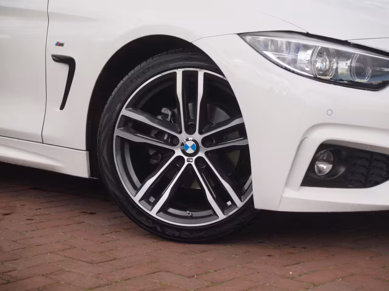 BMW 4-serie Gran Coupé 420i High Executive | M-Pakket | Panoramadak | Trekhaak | NL-Auto |