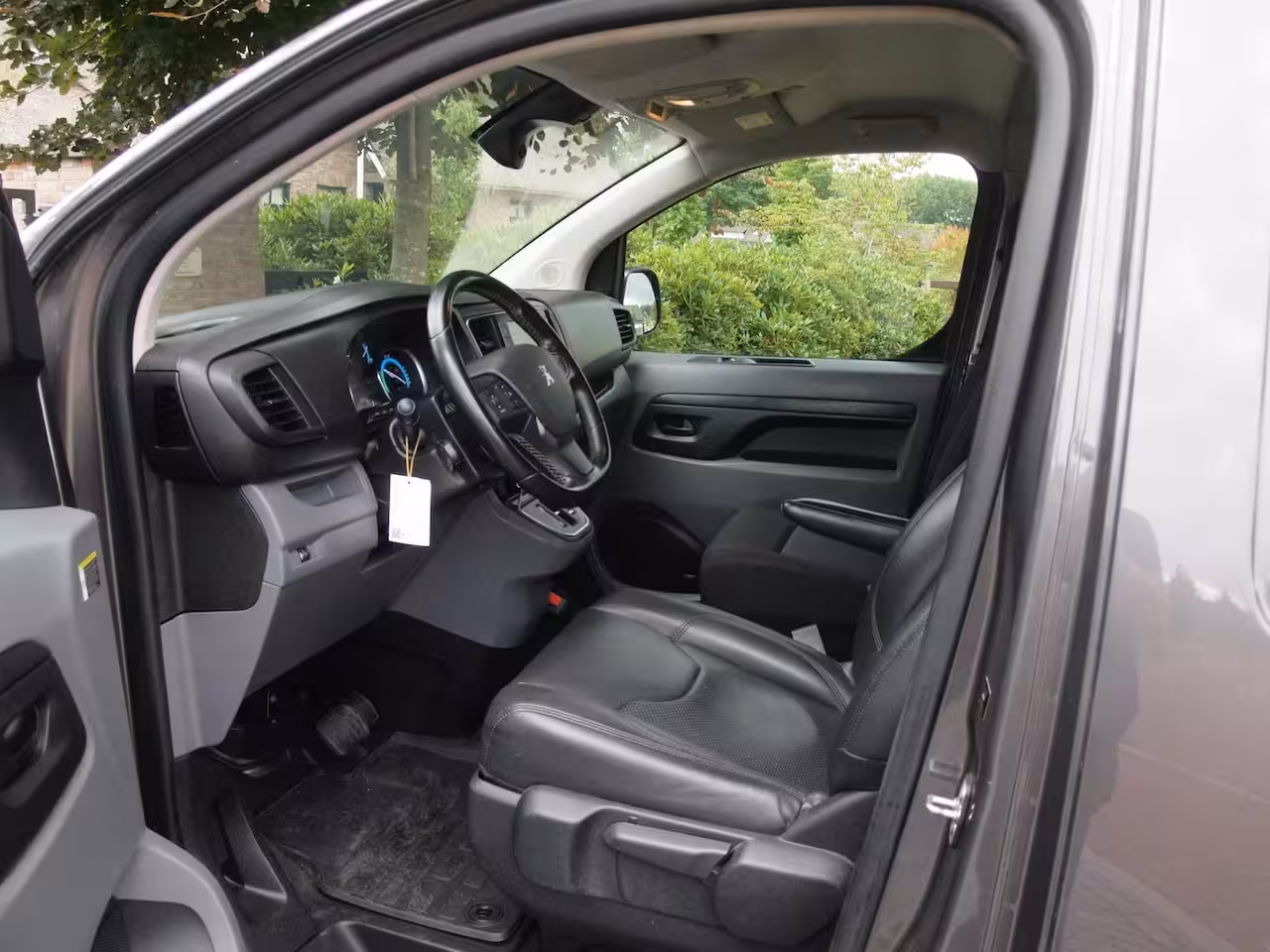 Peugeot e-Expert Standard Premium 75 kWh | Side bars | Apple Carplay | Zware Accupakket | Camera | Cruise C