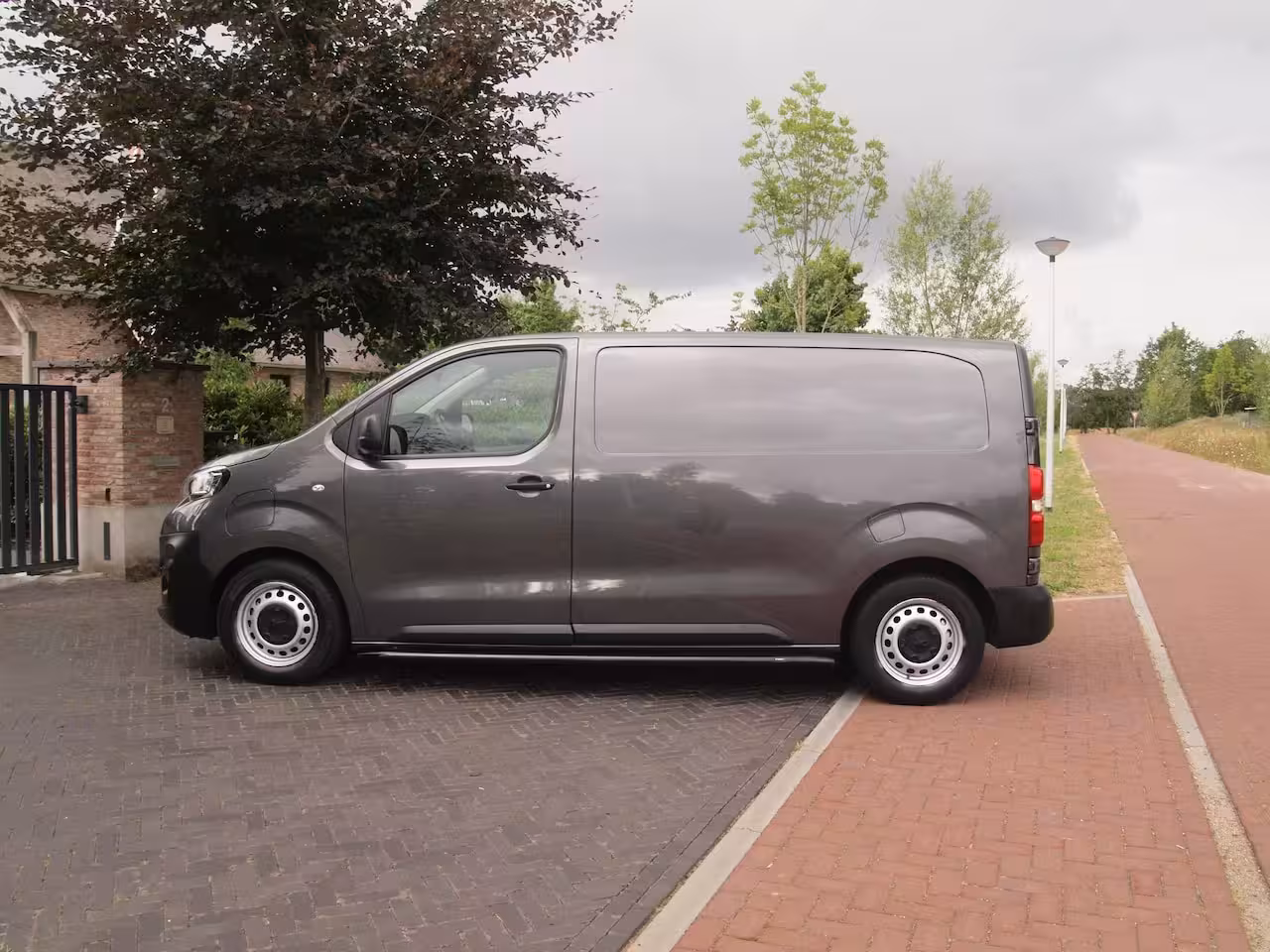 Peugeot e-Expert Standard Premium 75 kWh | Side bars | Apple Carplay | Zware Accupakket | Camera | Cruise C