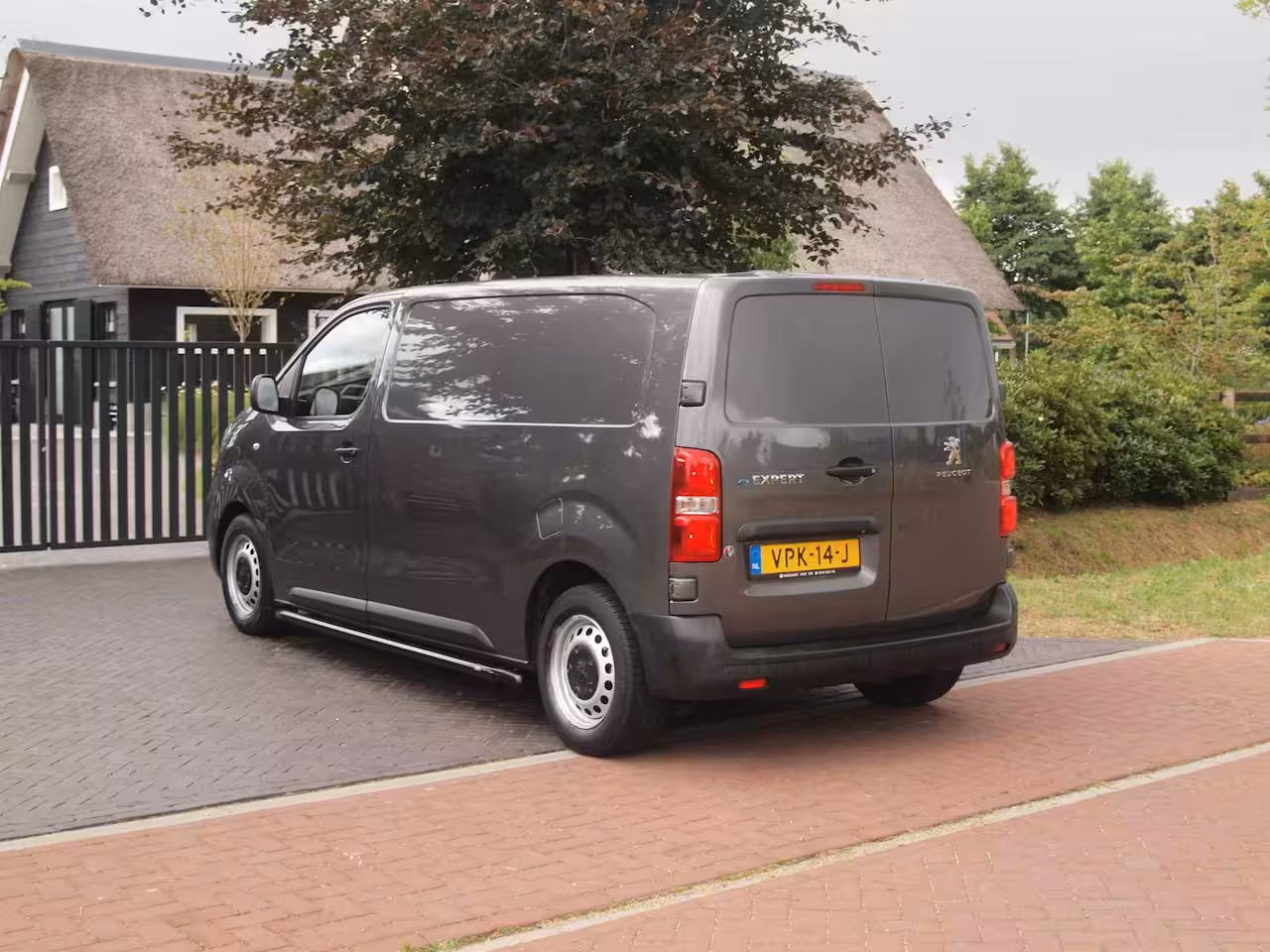 Peugeot e-Expert Standard Premium 75 kWh | Side bars | Apple Carplay | Zware Accupakket | Camera | Cruise C