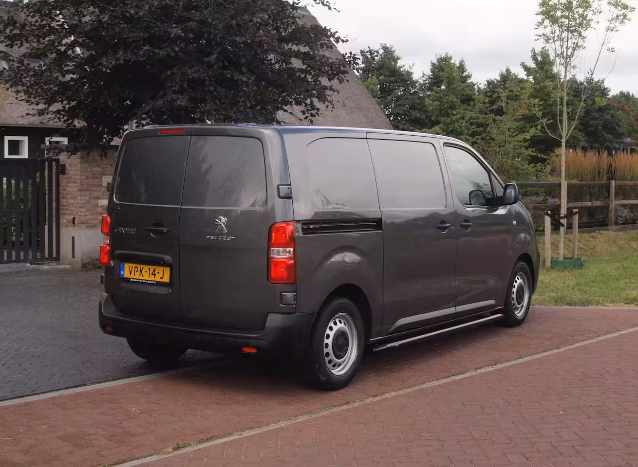Peugeot e-Expert Standard Premium 75 kWh | Side bars | Apple Carplay | Zware Accupakket | Camera | Cruise C