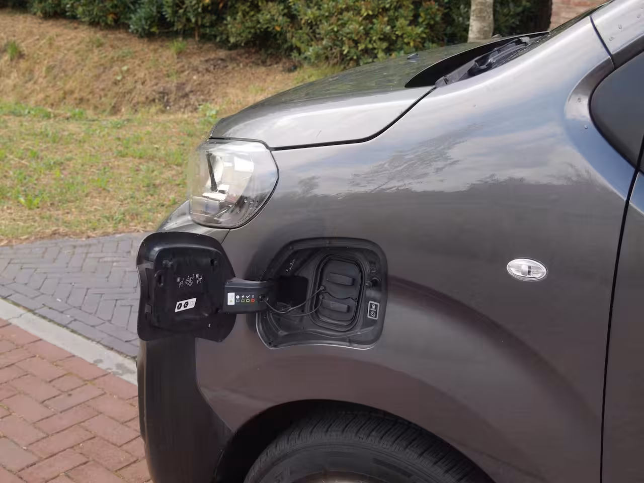 Peugeot e-Expert Standard Premium 75 kWh | Side bars | Apple Carplay | Zware Accupakket | Camera | Cruise C