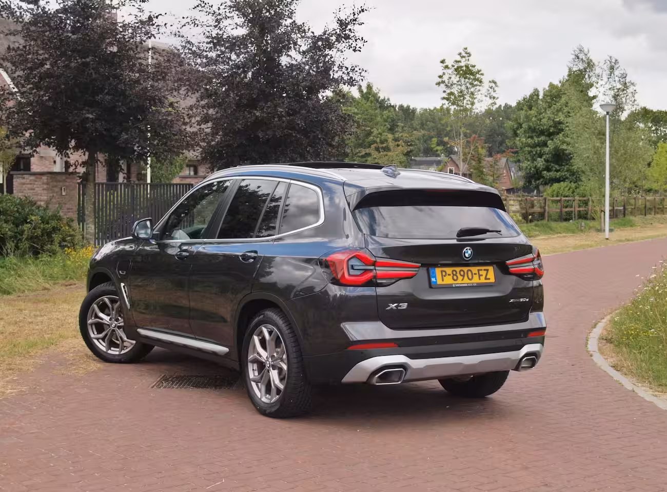 BMW X3 xDrive30e Business Edition Plus | Panoramadak | Head-Up Display | Camera | Sfeerverlichtin