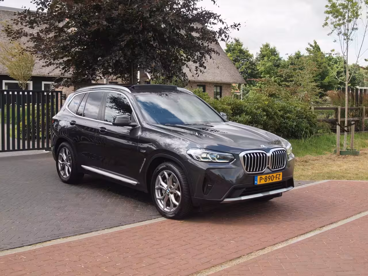 BMW X3 xDrive30e Business Edition Plus | Panoramadak | Head-Up Display | Camera | Sfeerverlichtin