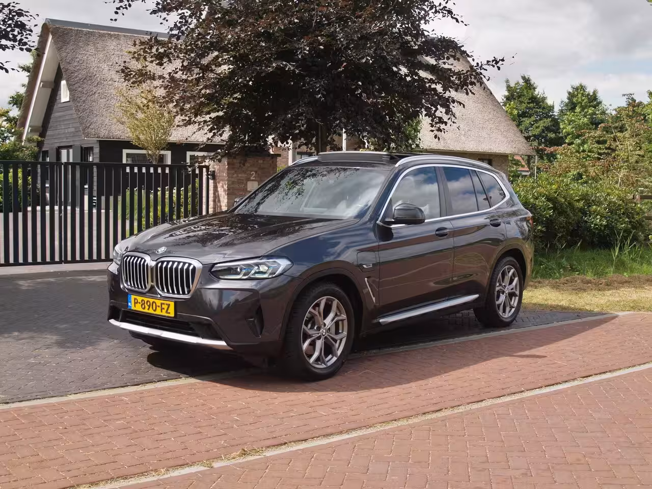 BMW X3 xDrive30e Business Edition Plus | Panoramadak | Head-Up Display | Camera | Sfeerverlichtin