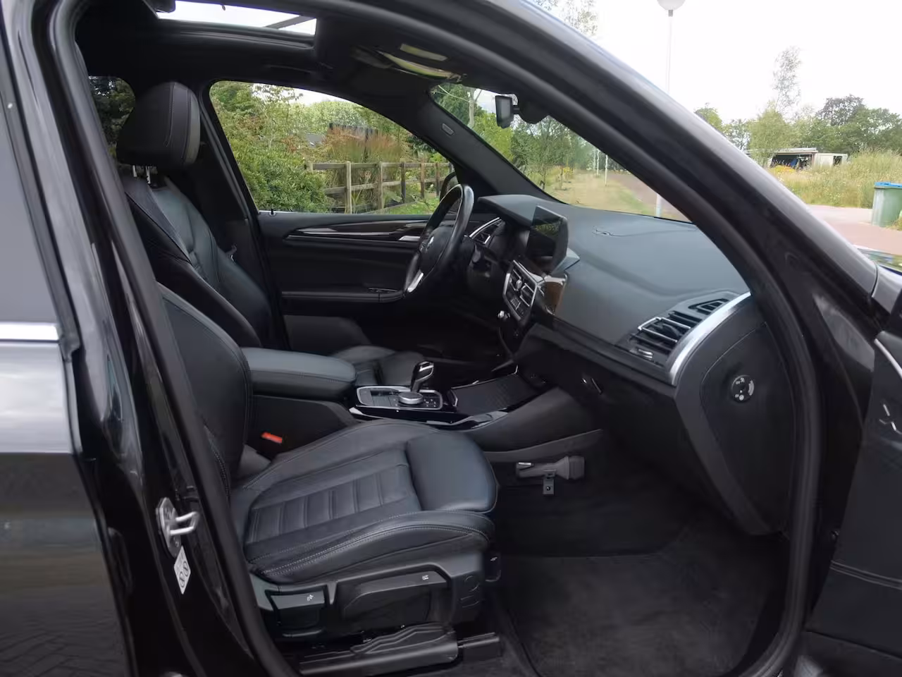 BMW X3 xDrive30e Business Edition Plus | Panoramadak | Head-Up Display | Camera | Sfeerverlichtin