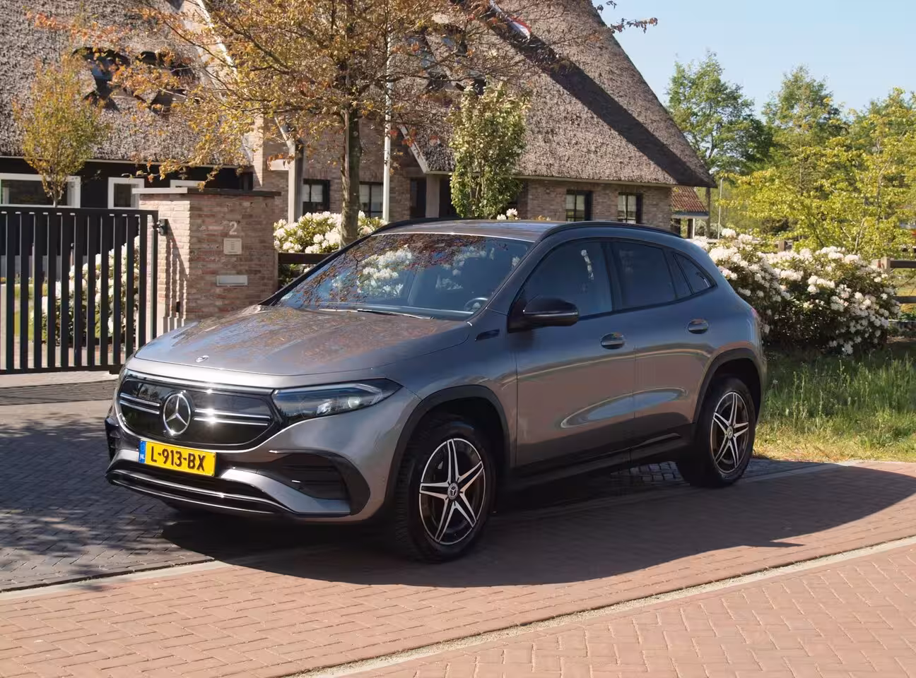 Mercedes-Benz EQA 250 Business Solution AMG 67 kWh | SOH 96% | Camera | Sfeerverlichting | ACC | LED | NL-Au