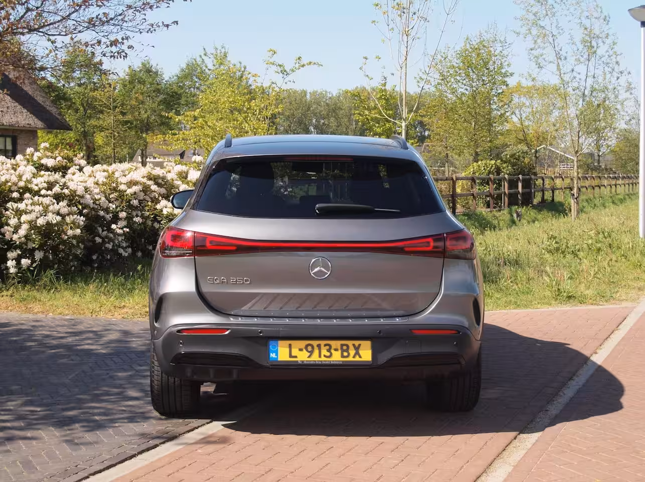 Mercedes-Benz EQA 250 Business Solution AMG 67 kWh | SOH 96% | Camera | Sfeerverlichting | ACC | LED | NL-Au