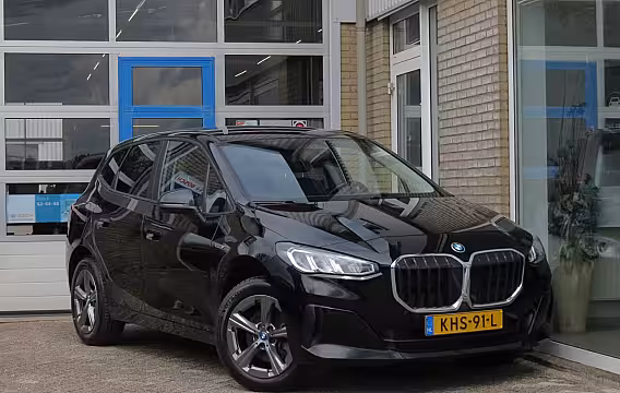 BMW 2-serie Active Tourer 225e xDrive Camera|CarPlay|Cruise|Navi|Stoel verw.|Clima|DAB+