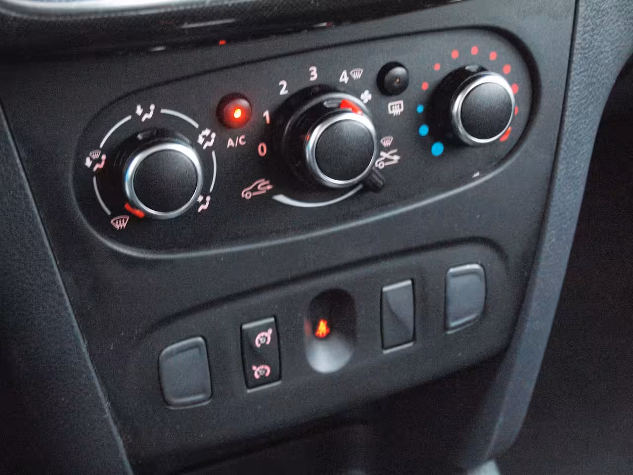 Dacia Sandero 0.9 TCe Easy-R Comfort | Cruise Control | Automaat | DAB | Airco |