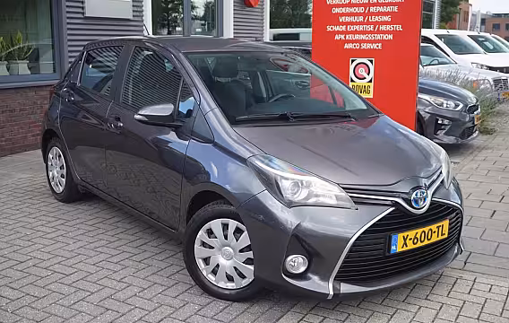 Toyota Yaris 1.5 Hybrid Aspiration / Camera / Climate control / Bluetooth