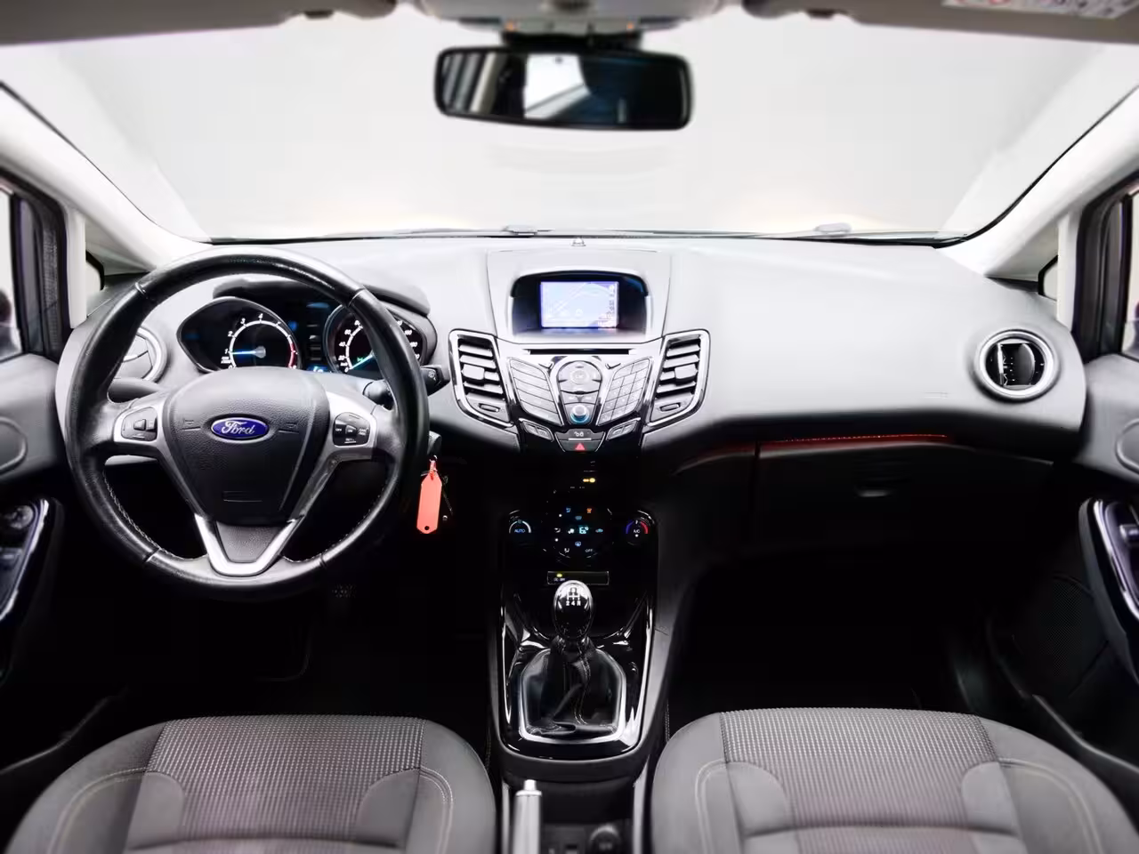 Ford Fiesta 1.0 Titanium (NAVIGATIESYSTEEM, CLIMATE CONTROL, CRUISE CONTROL, PARKEERSENSOREN ACHTER, V
