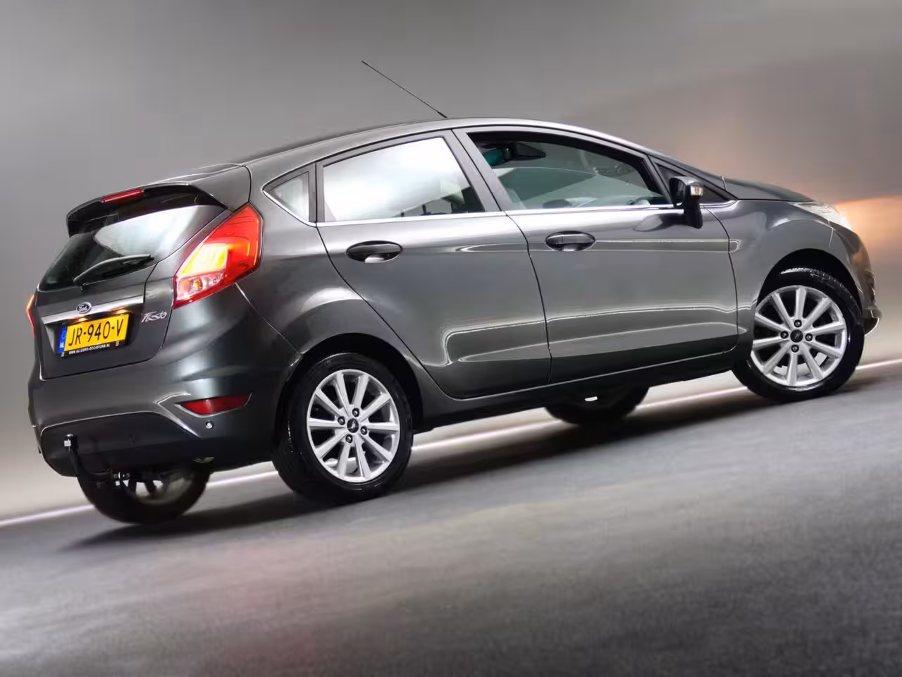 Ford Fiesta 1.0 Titanium (NAVIGATIESYSTEEM, CLIMATE CONTROL, CRUISE CONTROL, PARKEERSENSOREN ACHTER, V