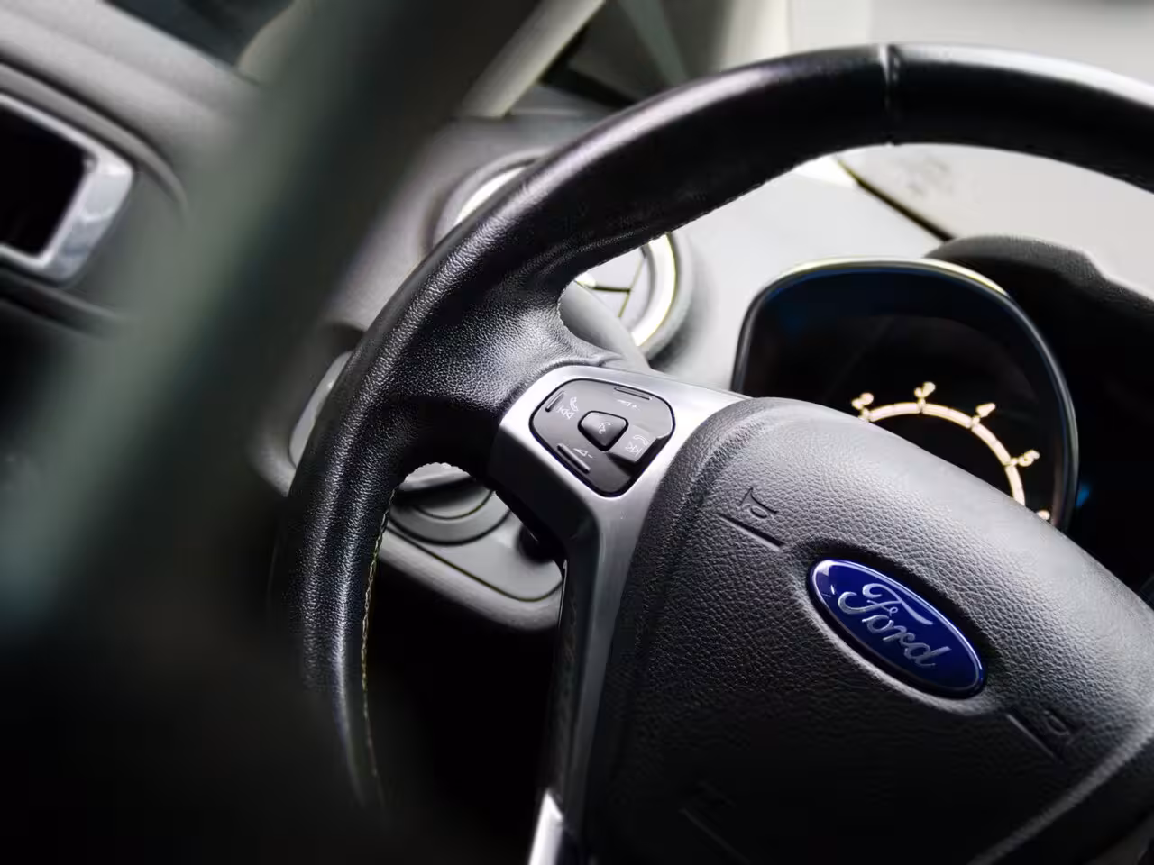 Ford Fiesta 1.0 Titanium (NAVIGATIESYSTEEM, CLIMATE CONTROL, CRUISE CONTROL, PARKEERSENSOREN ACHTER, V