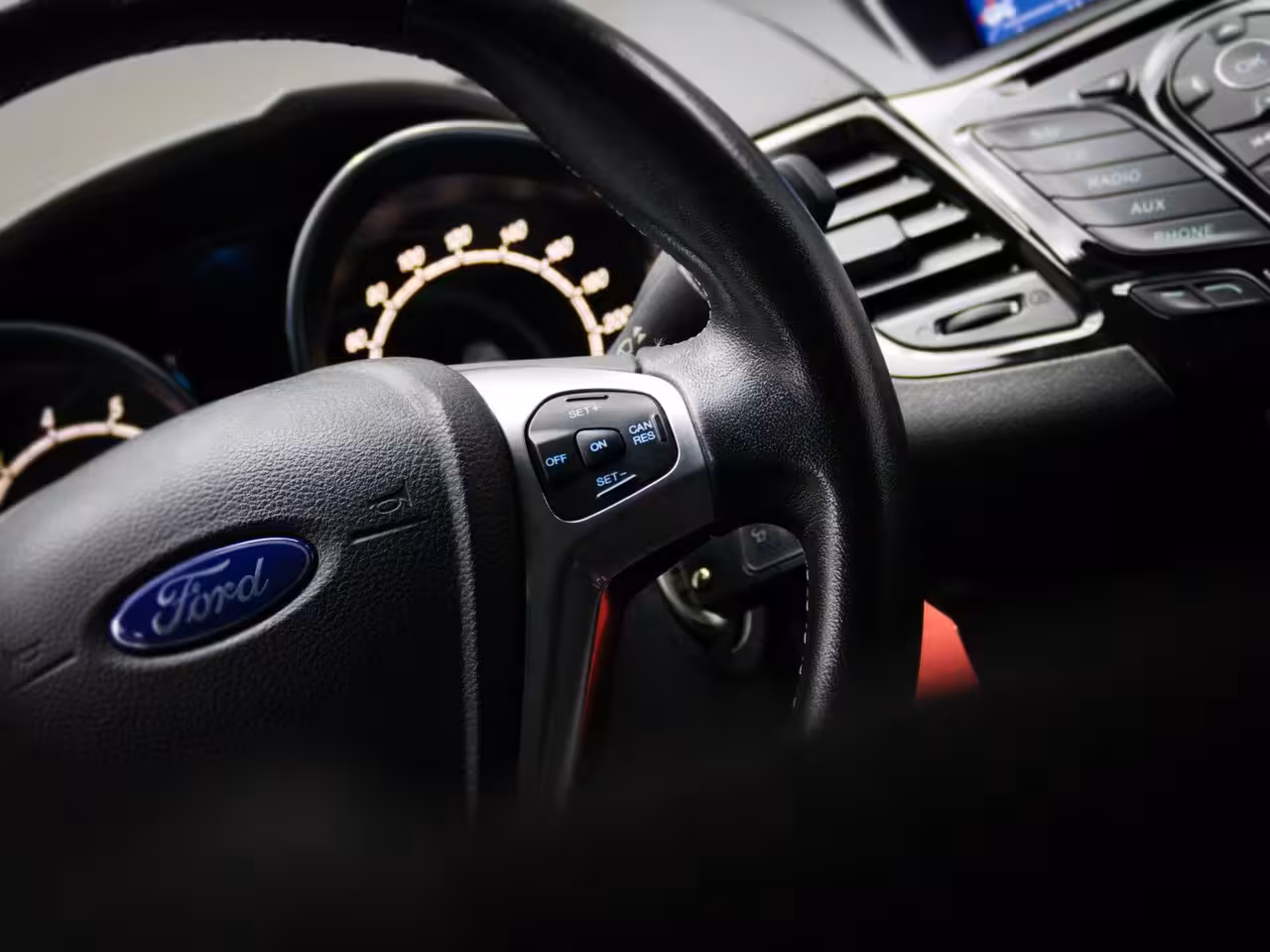 Ford Fiesta 1.0 Titanium (NAVIGATIESYSTEEM, CLIMATE CONTROL, CRUISE CONTROL, PARKEERSENSOREN ACHTER, V