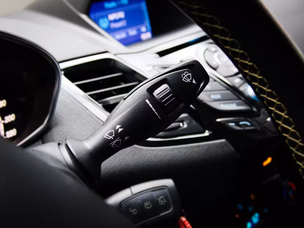 Ford Fiesta 1.0 Titanium (NAVIGATIESYSTEEM, CLIMATE CONTROL, CRUISE CONTROL, PARKEERSENSOREN ACHTER, V