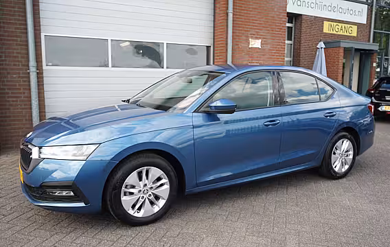 Skoda Octavia 1.0 e-TSI 111PK AUTOMAAT BUSINESS EDITION LUXE ORIGINEEL NEDERLANDS CAMERA TREKHAAK VIRTUE