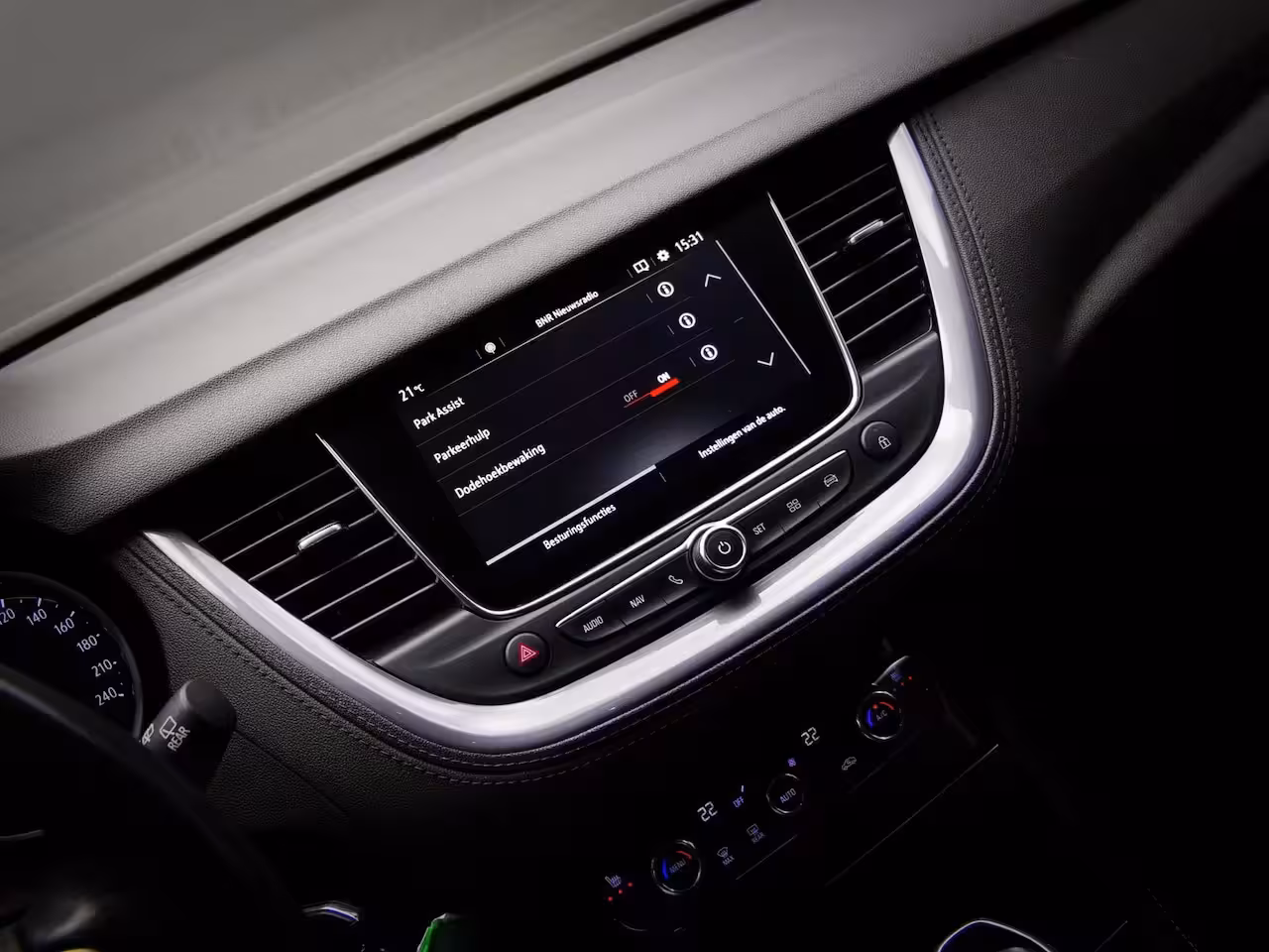 Opel Grandland X 1.2 Turbo Business Elegance (APPLE CARPLAY / ANDROID AUTO, ACHTERUITRIJCAMERA, NAVIGATIESY
